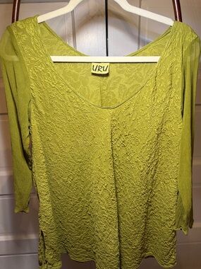 URU 100% Silk Textured Top Chartreuse Green Artsy Lagenlook